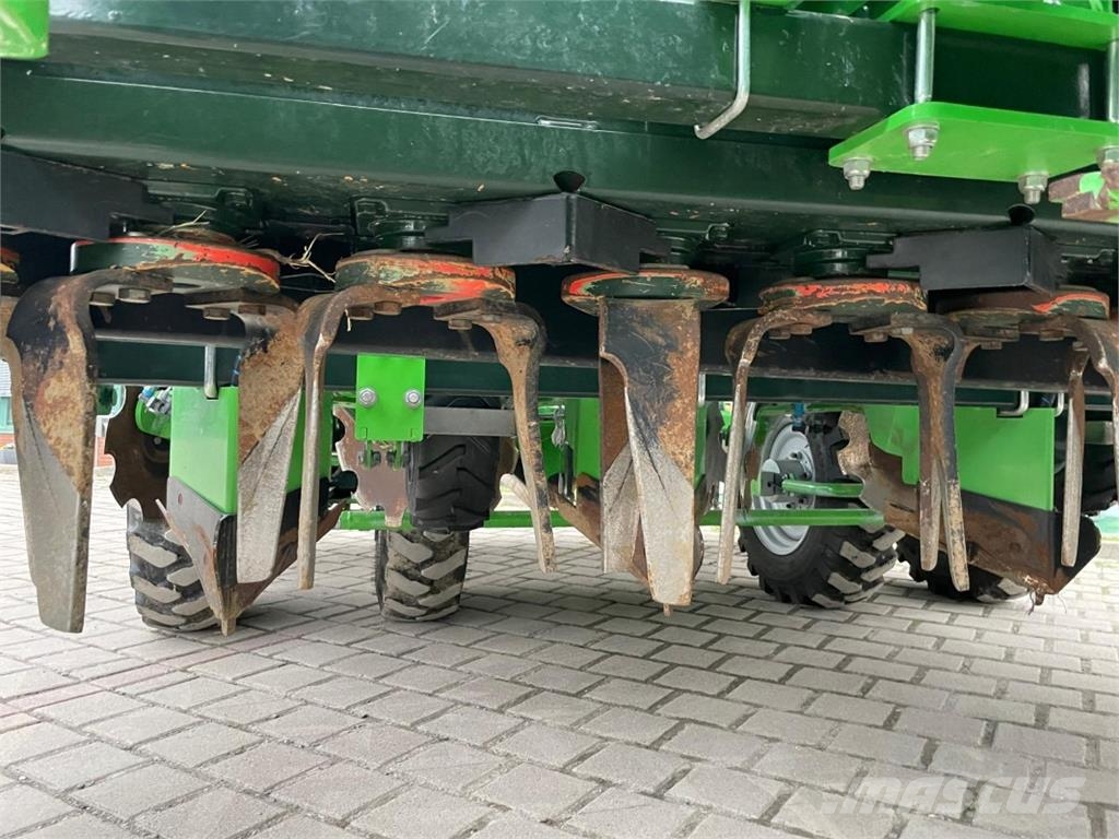 AVR Kartoffelpflanzmaschine Potato planters