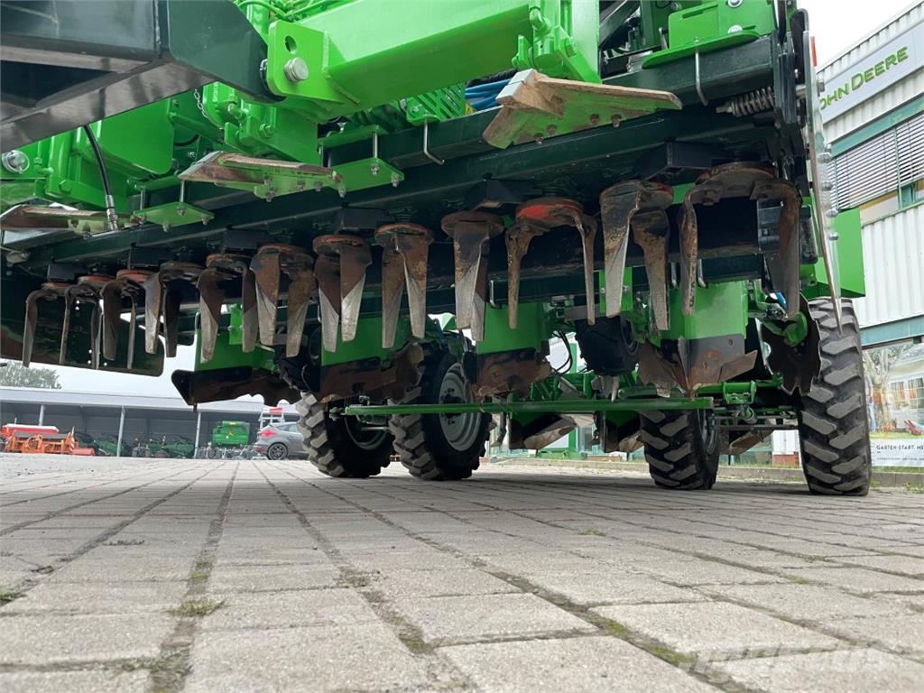 AVR Kartoffelpflanzmaschine Potato planters