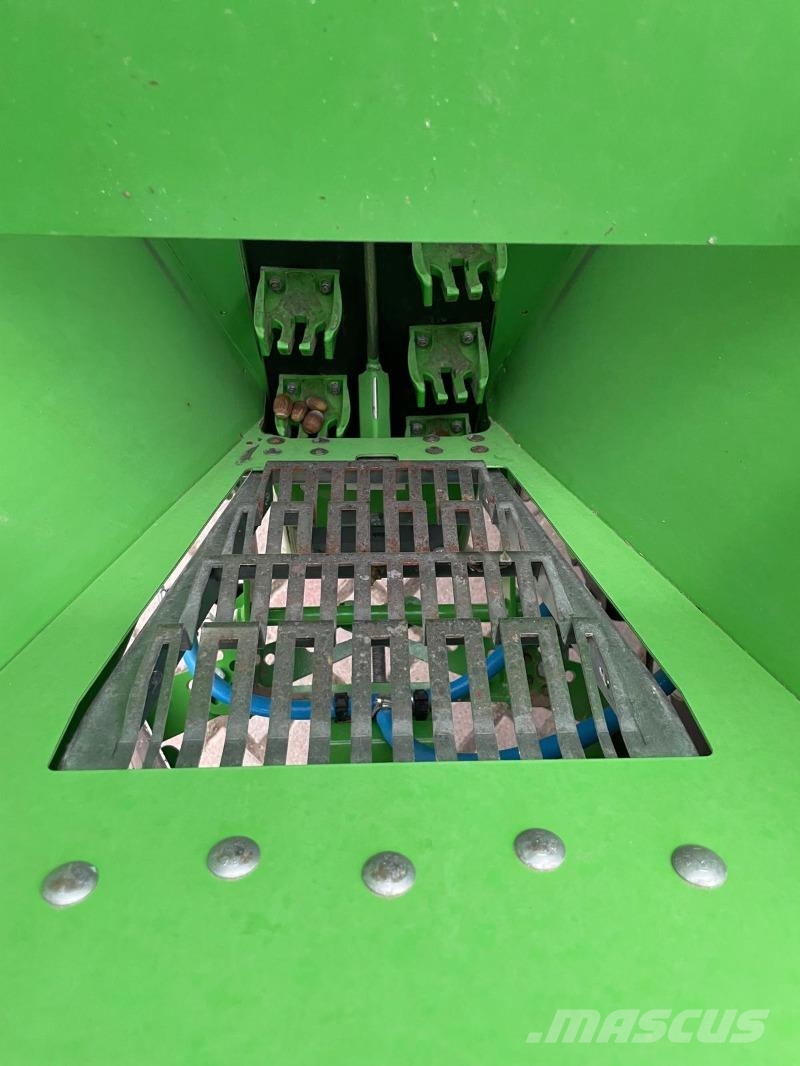 AVR Kartoffelpflanzmaschine Potato planters