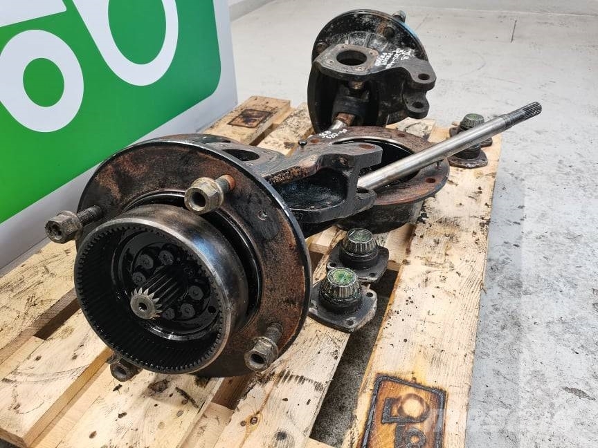 JCB 520-40 front right crossover Akselit