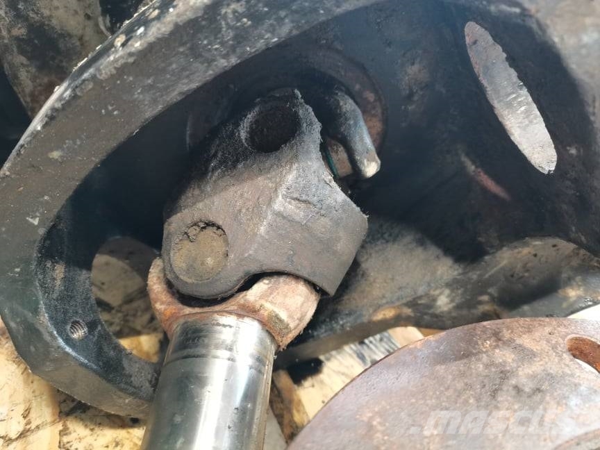 JCB 520-40 front right crossover Akselit