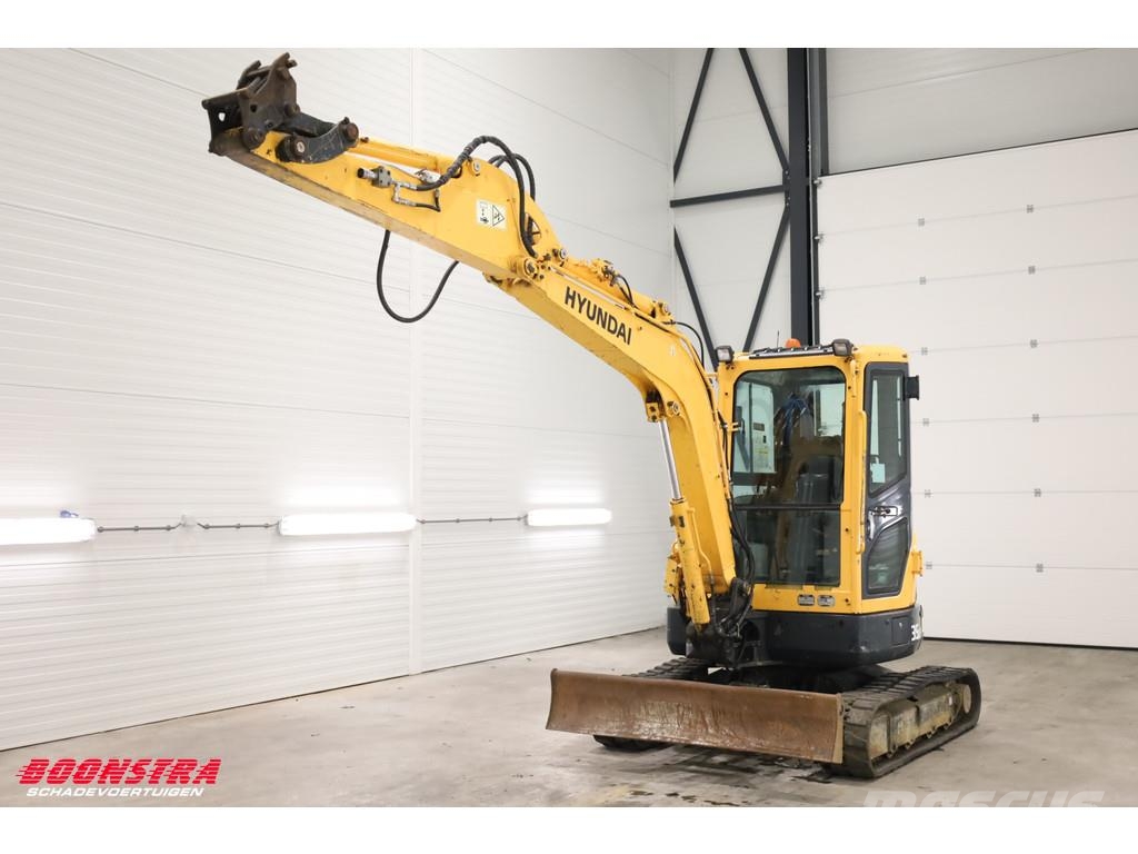 Hyundai Robex 35-Z-9 BY 2016 3.572 Uur Minikoparki