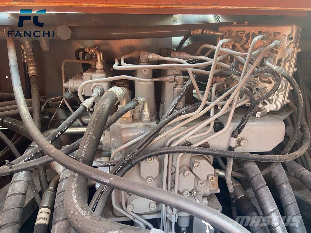 Hitachi ZX 240 Bageri gusjeničari