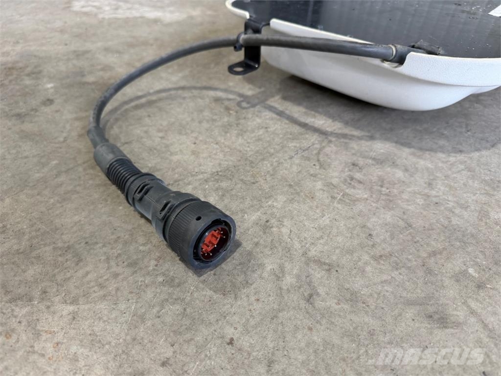 Valtra Novatel Smart 7 L RTK Lenksystem Agriculture - Others
