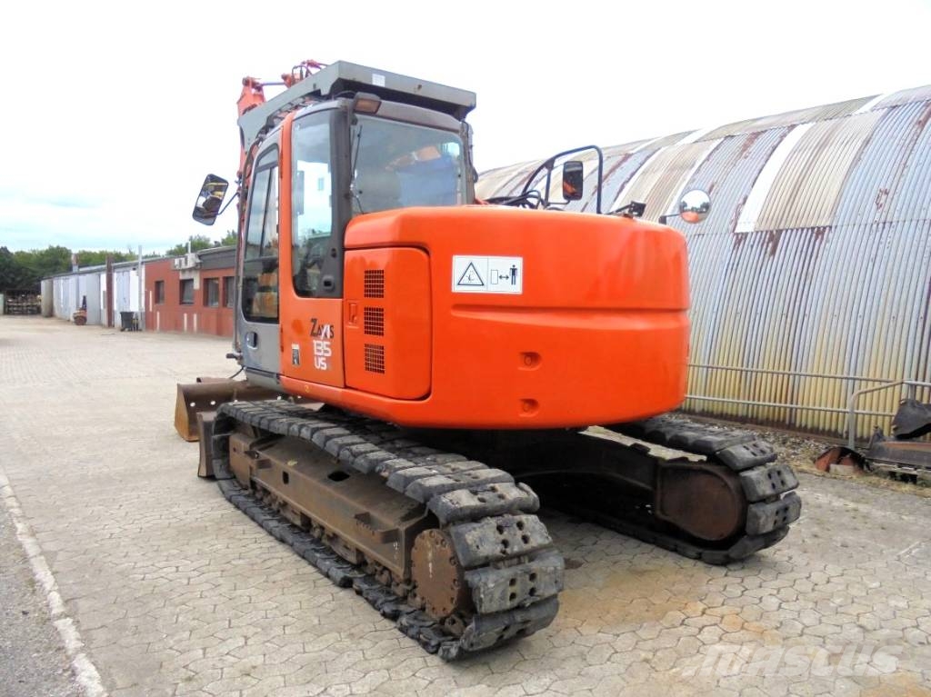 Hitachi ZX 135 US Excavadoras sobre orugas