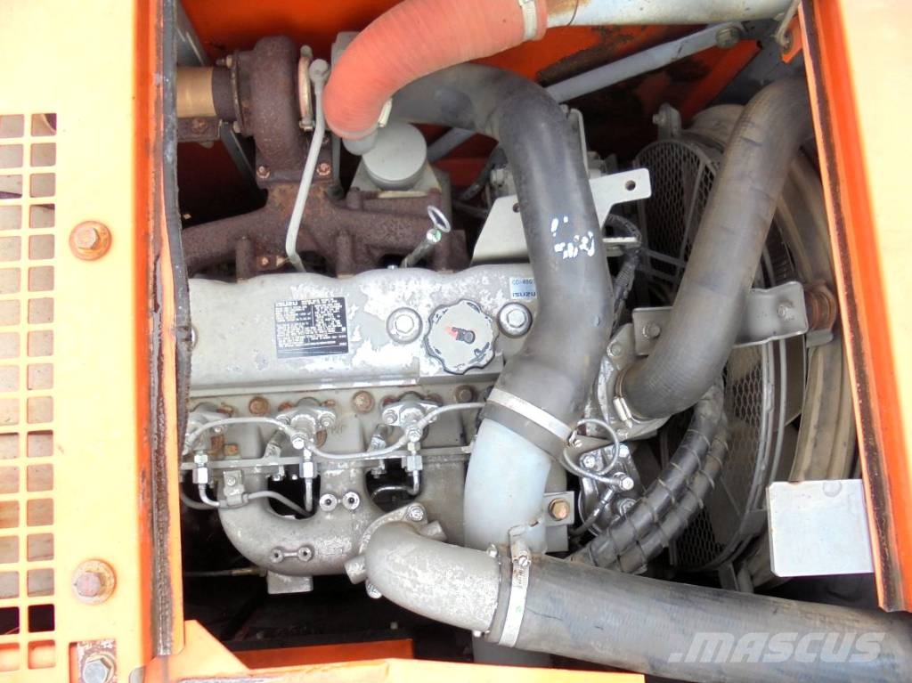 Hitachi ZX 135 US Excavadoras sobre orugas