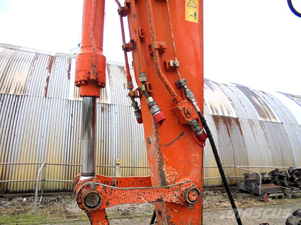 Hitachi ZX 135 US Excavadoras sobre orugas