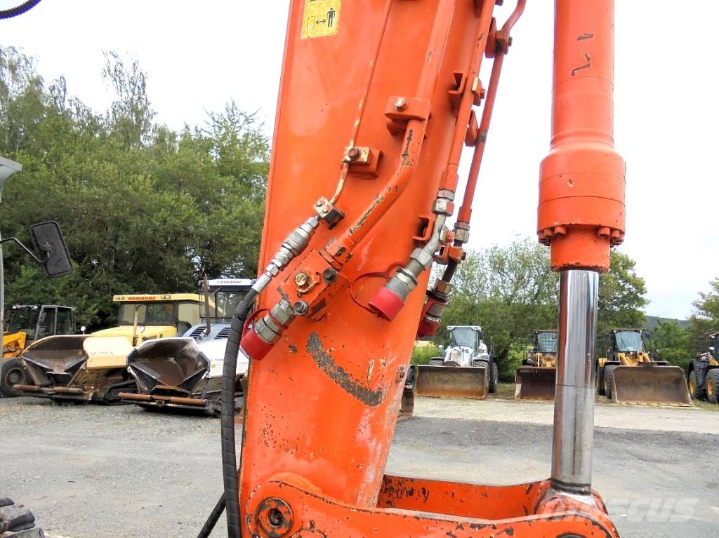 Hitachi ZX 135 US Excavadoras sobre orugas