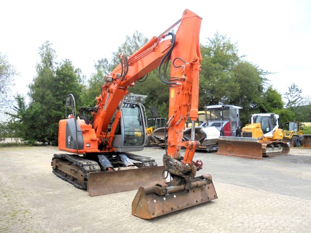 Hitachi ZX 135 US Excavadoras sobre orugas