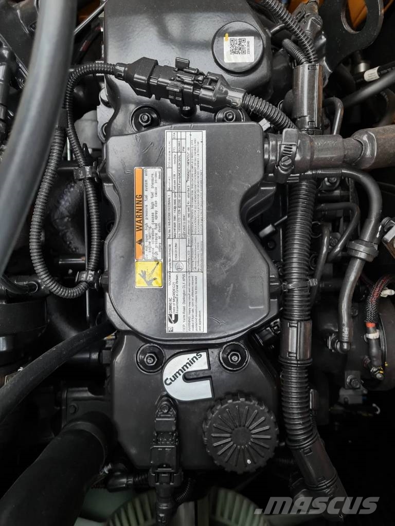 Hyundai HX210AL, 4 silindriline mootor Vikšriniai ekskavatoriai