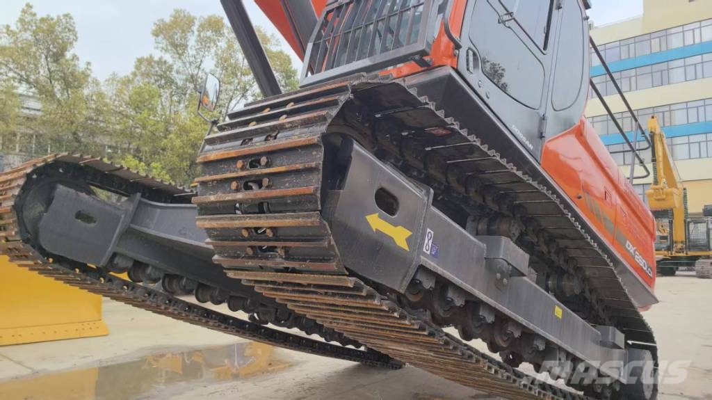 Doosan DX 260 LCA Kāpurķēžu ekskavatori