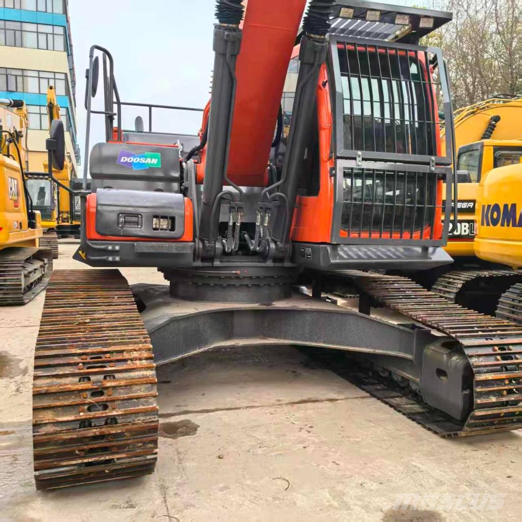 Doosan DX 260 LCA Kāpurķēžu ekskavatori