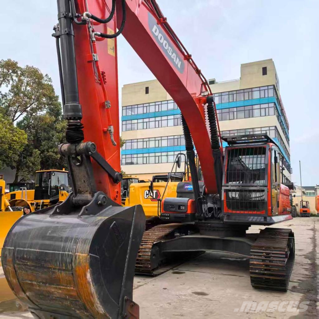 Doosan DX 260 LCA Kāpurķēžu ekskavatori