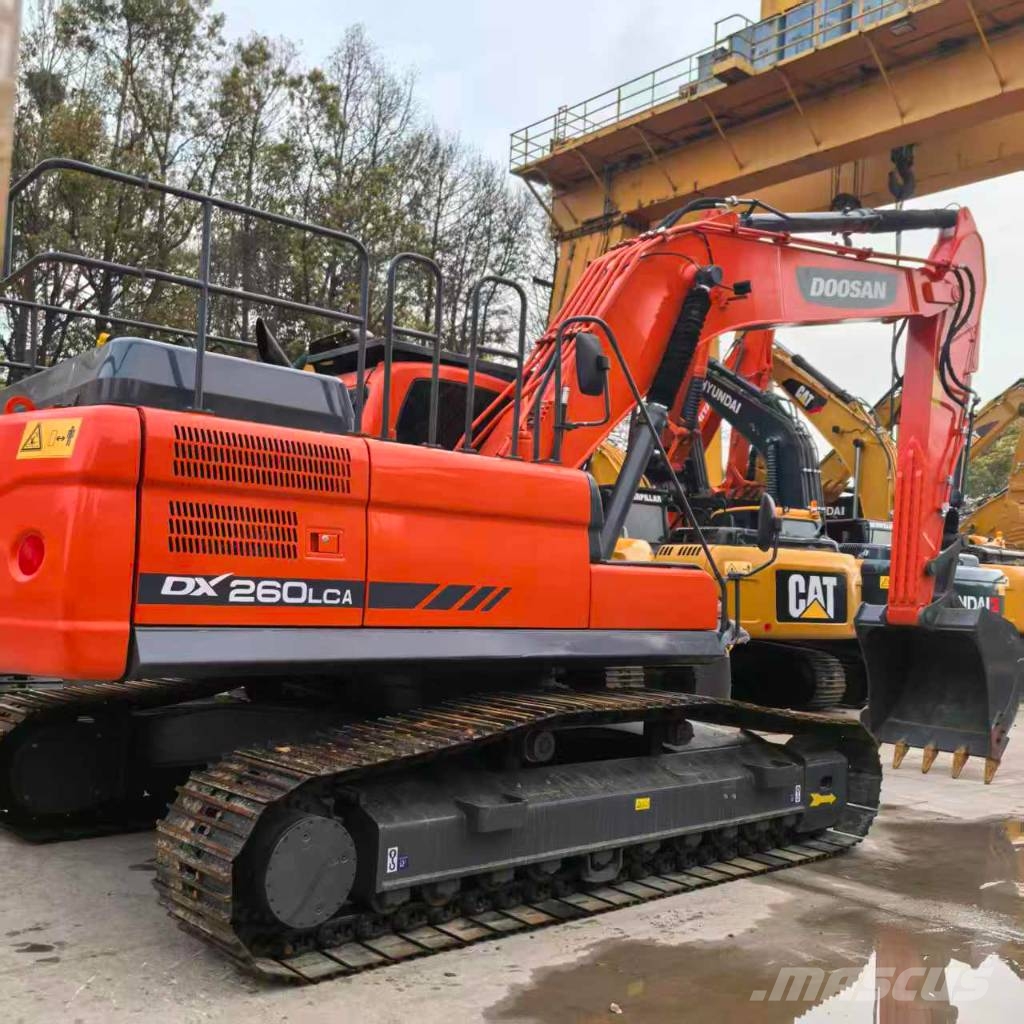 Doosan DX 260 LCA Kāpurķēžu ekskavatori
