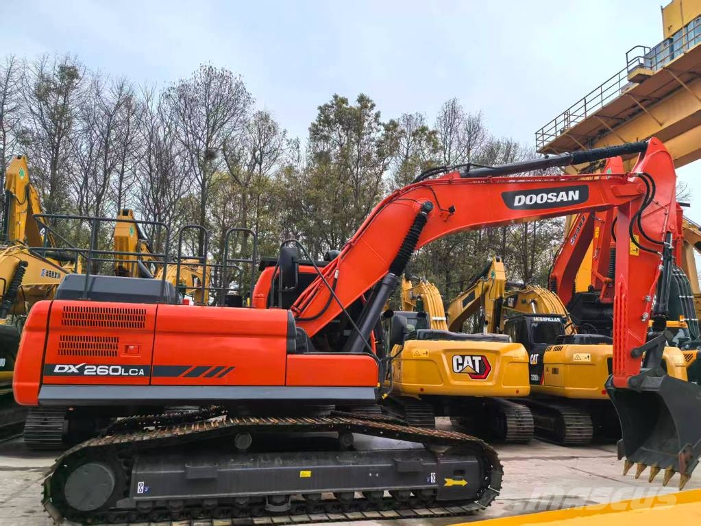 Doosan DX 260 LCA Kāpurķēžu ekskavatori