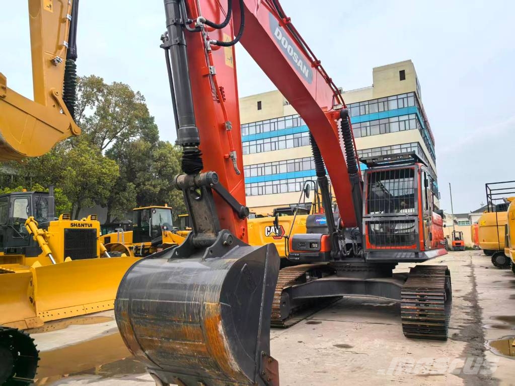 Doosan DX 260 LCA Kāpurķēžu ekskavatori