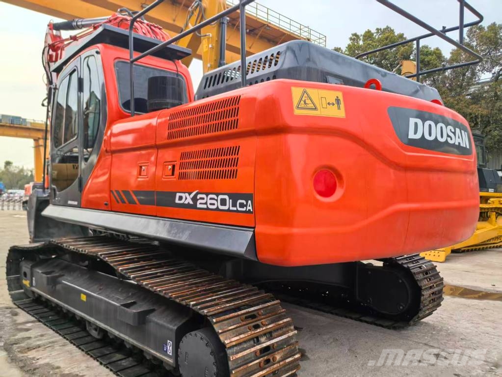 Doosan DX 260 LCA Kāpurķēžu ekskavatori