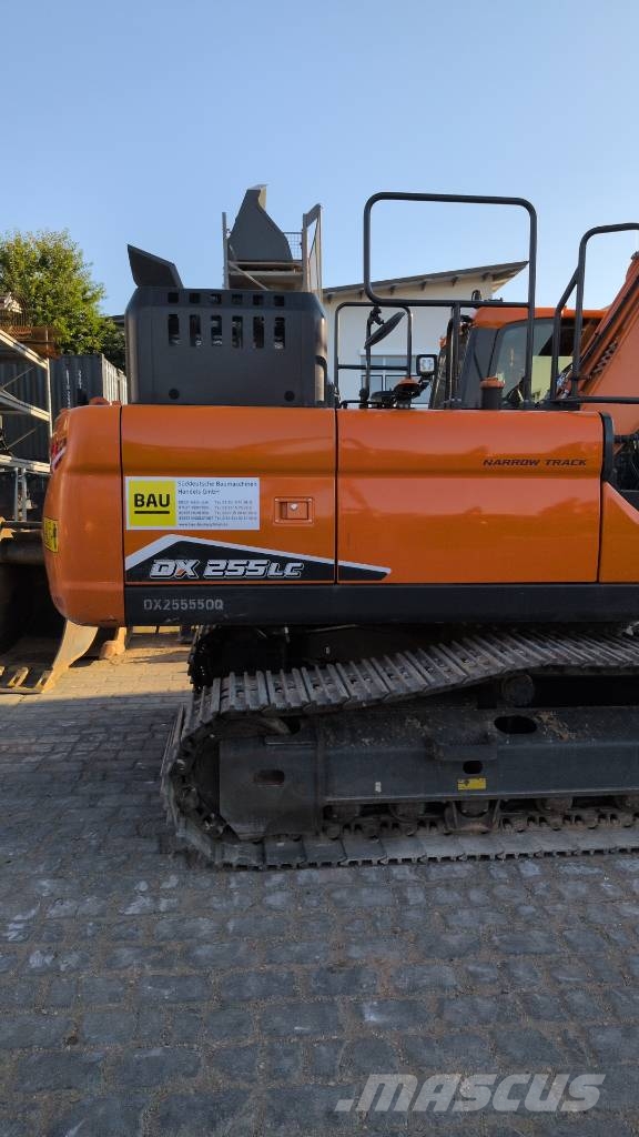 Develon Kettenbagger DX 255 LC-7 Rupsgraafmachines