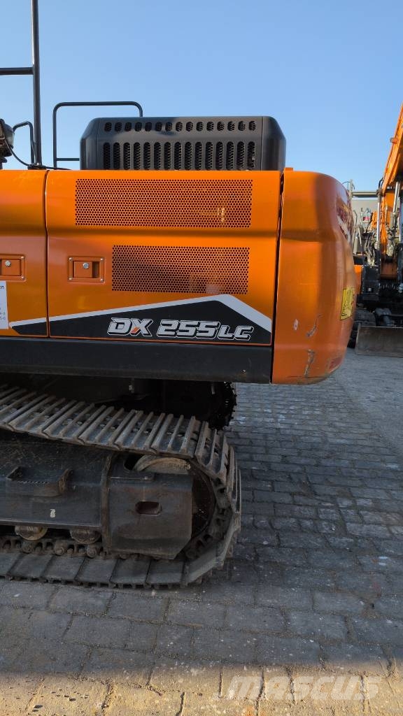 Develon Kettenbagger DX 255 LC-7 Rupsgraafmachines