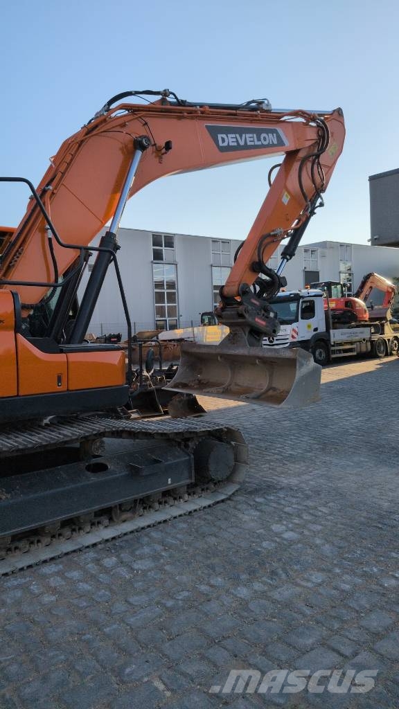 Develon Kettenbagger DX 255 LC-7 Rupsgraafmachines