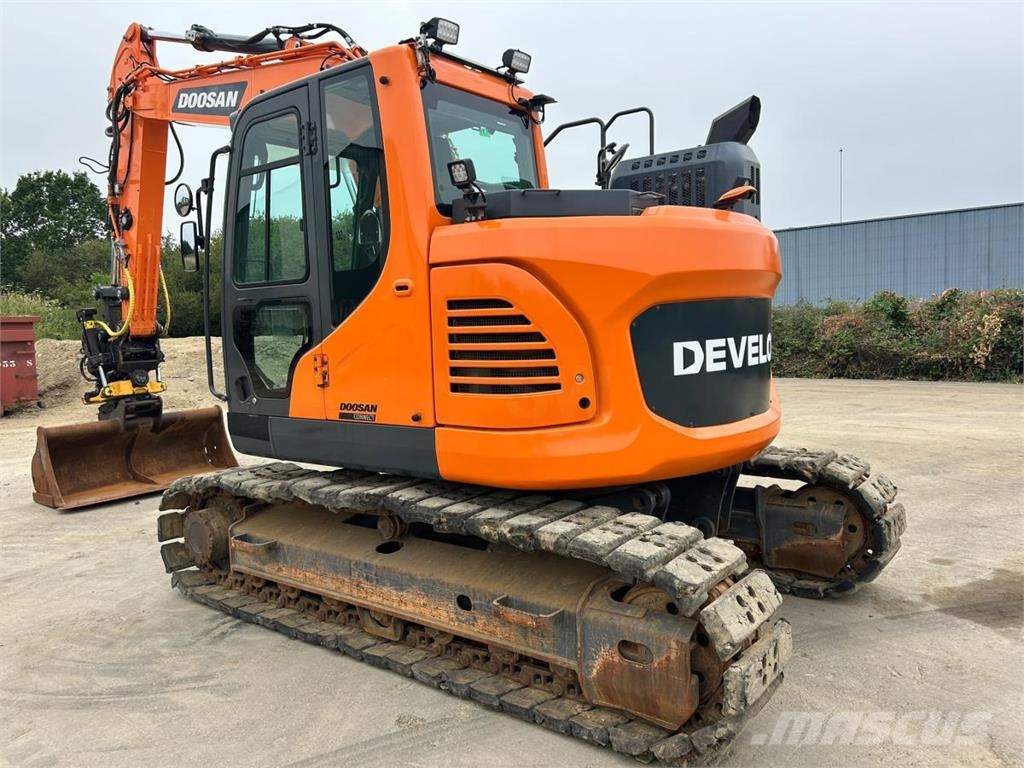 Doosan DX140LCR-7 حفارات زحافة