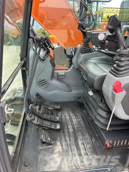 Doosan DX140LCR-7 حفارات زحافة