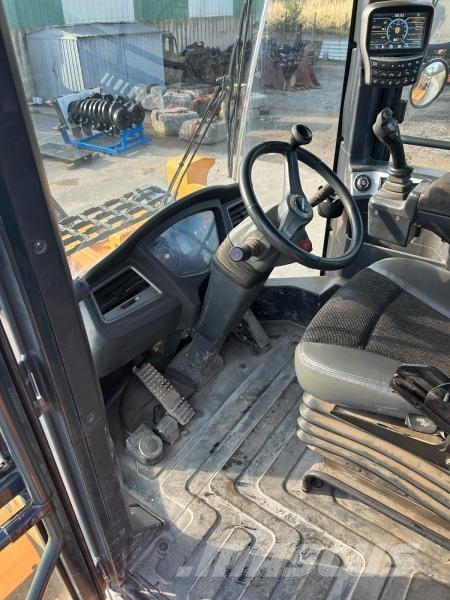 Hyundai HL970 لوادر بعجل