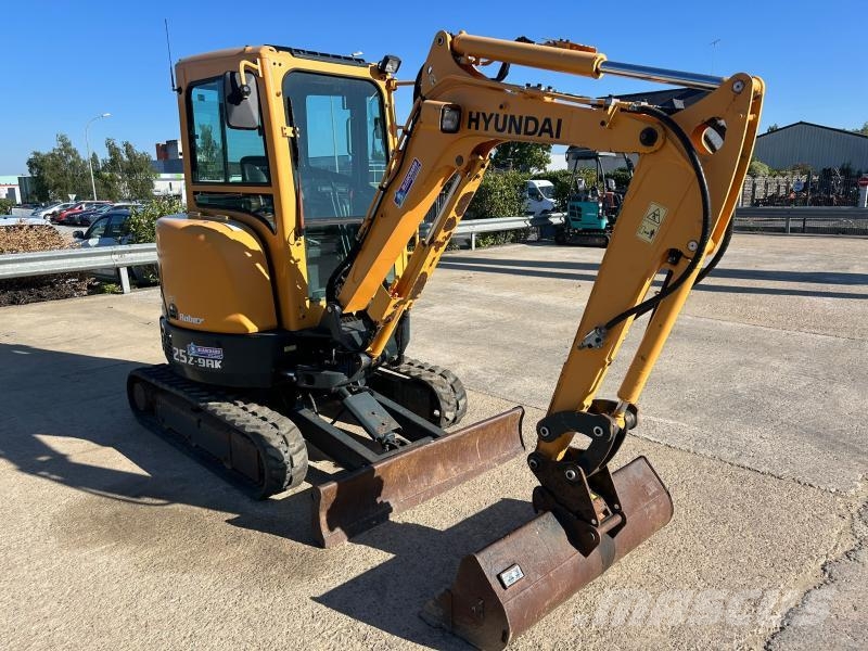 Hyundai R25Z-AK Міні-екскаватори < 7т