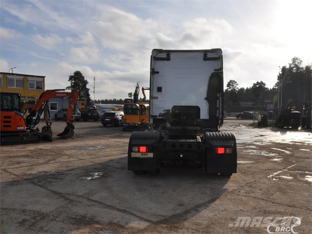 Ford F-MAX Tractor Units