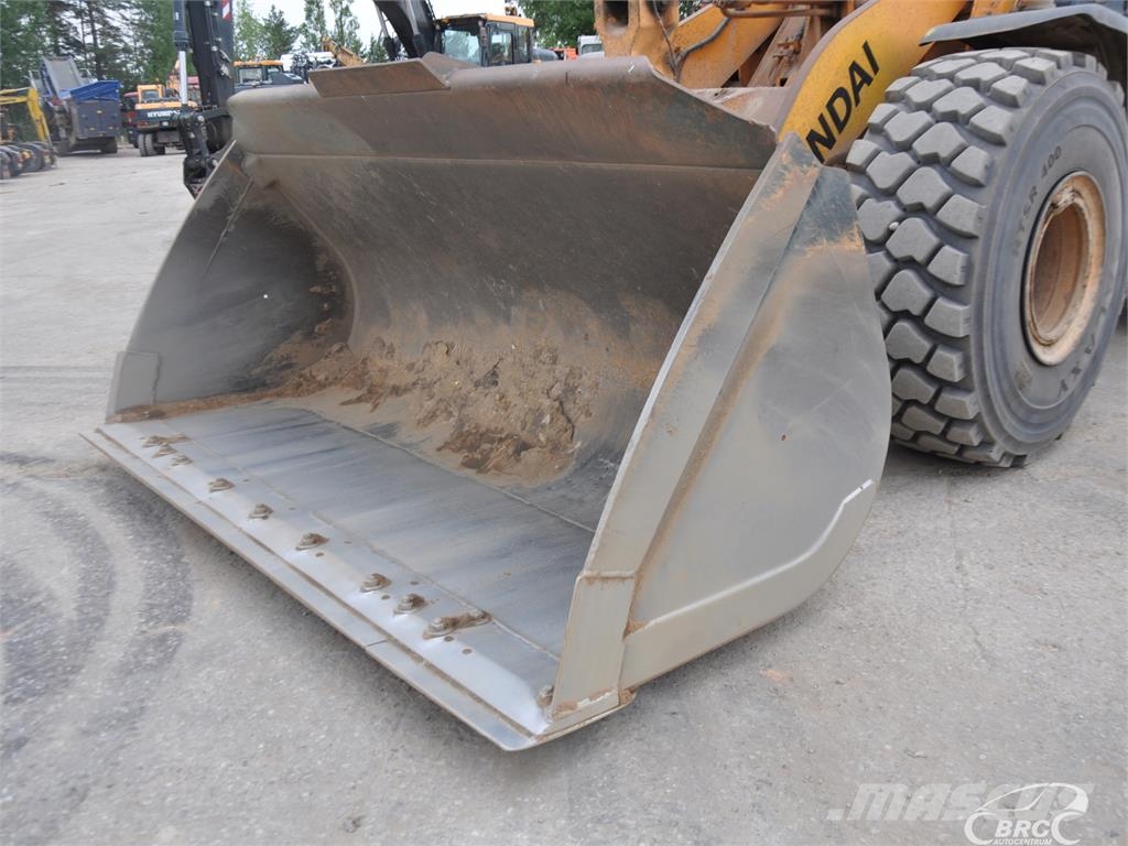 Hyundai HL770-9A لوادر بعجل