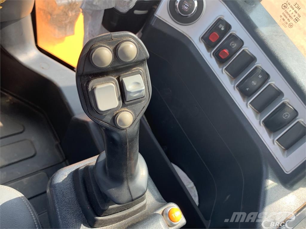 Hyundai HL970 لوادر بعجل