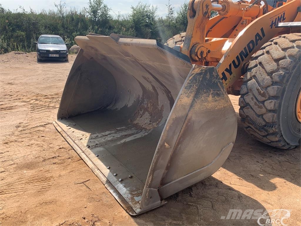 Hyundai HL970 لوادر بعجل