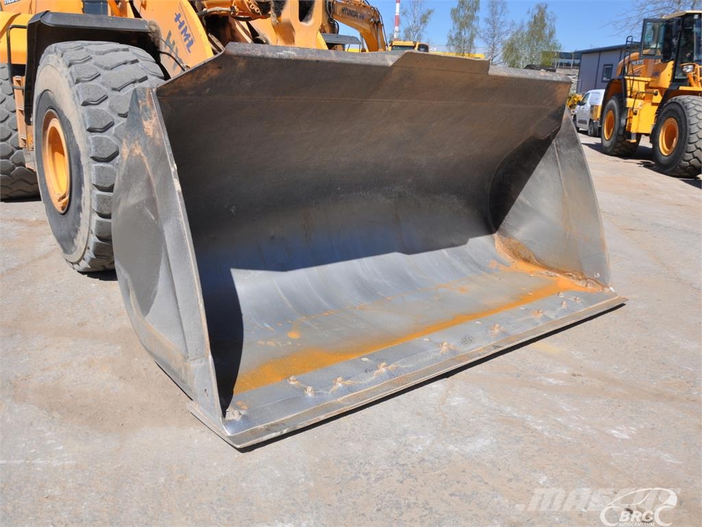 Hyundai HL980 لوادر بعجل
