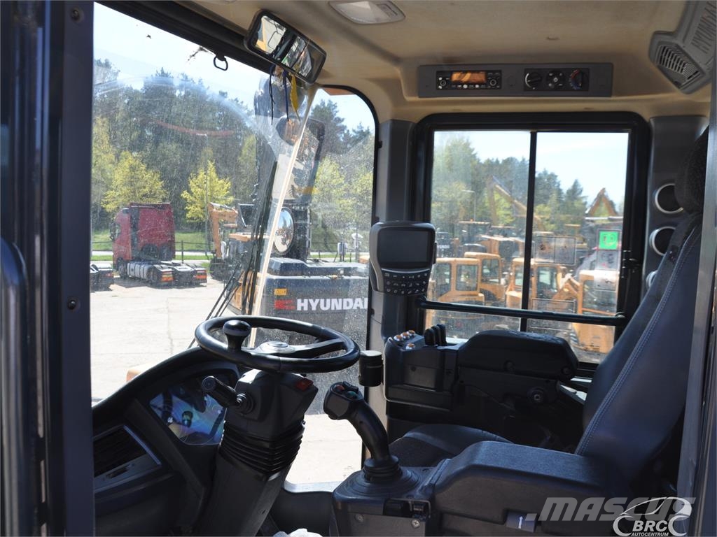 Hyundai HL980 لوادر بعجل