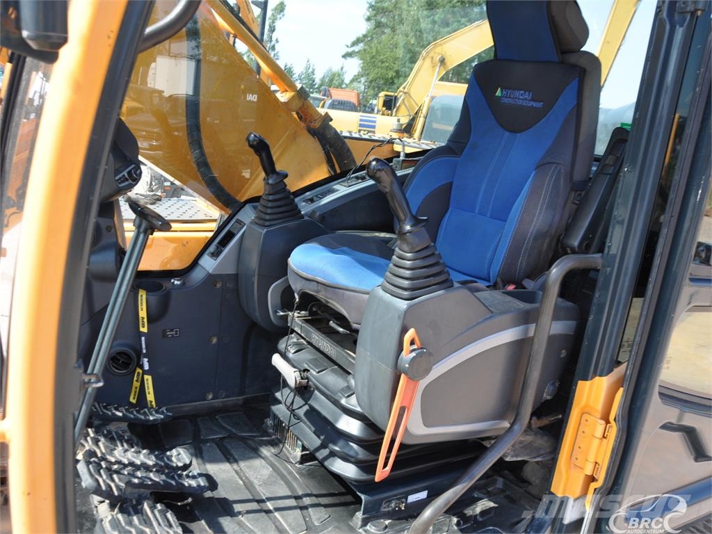 Hyundai R220LC-9A Vikšriniai ekskavatoriai