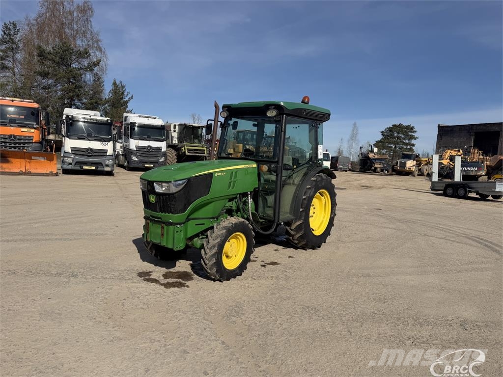 John Deere 5085 トラクター