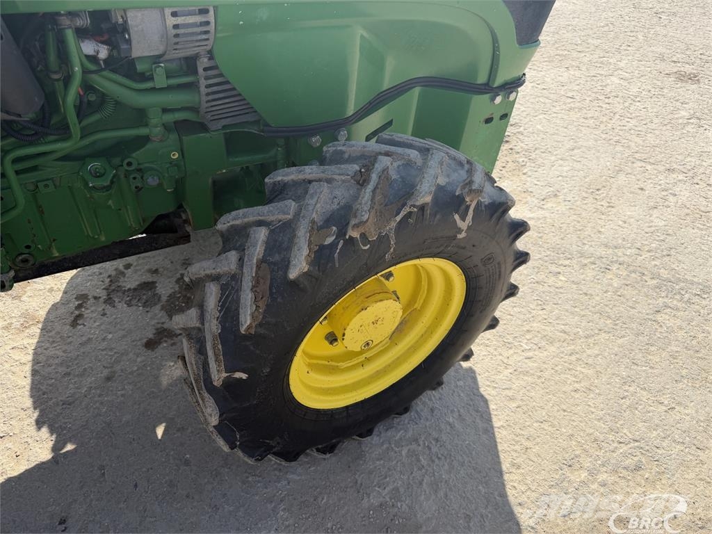 John Deere 5085 トラクター