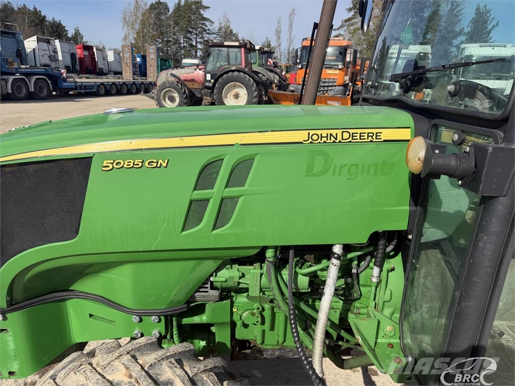 John Deere 5085 トラクター