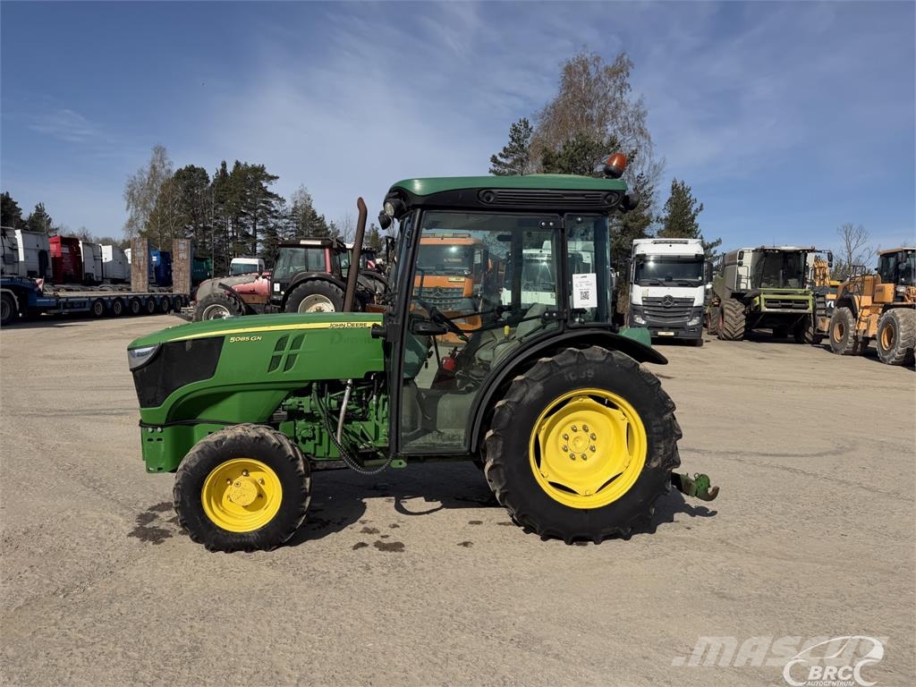 John Deere 5085 トラクター