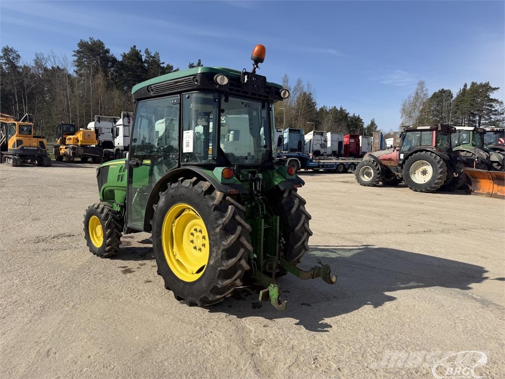 John Deere 5085 トラクター