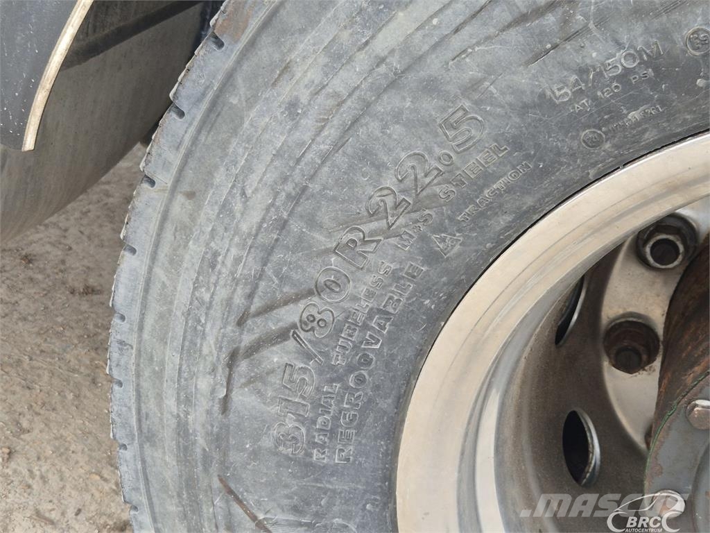 Mercedes-Benz Arocs Vetopöytäautot