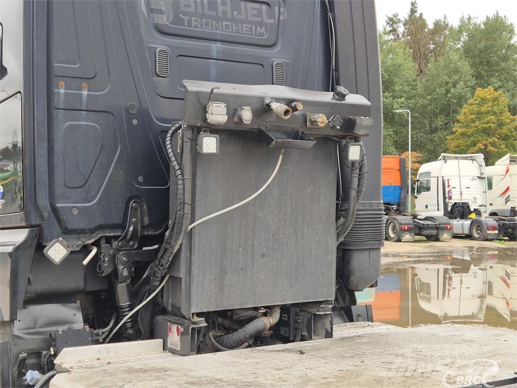 Mercedes-Benz Arocs Vetopöytäautot