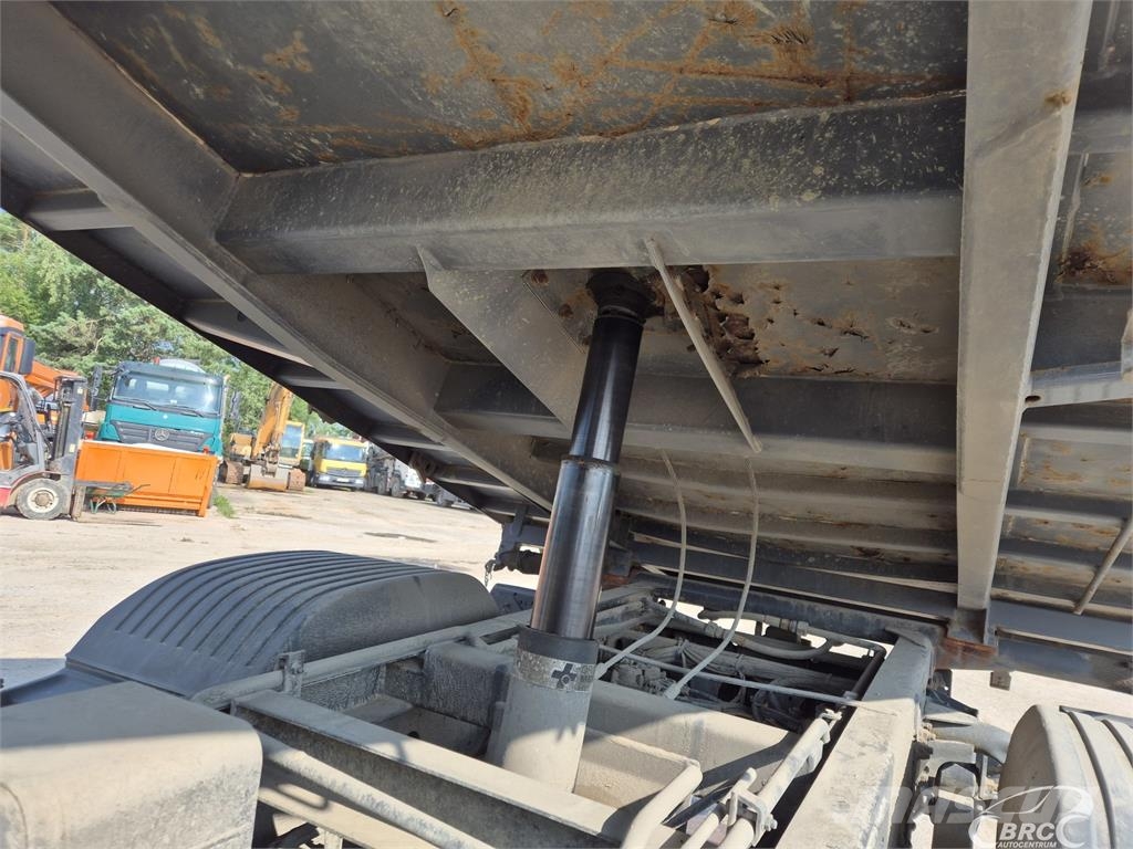 Mercedes-Benz Atego Camiones bañeras basculantes o volquetes