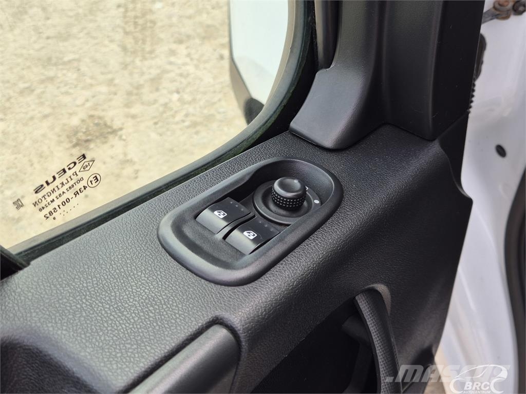 Renault Master Lätta lastbilar