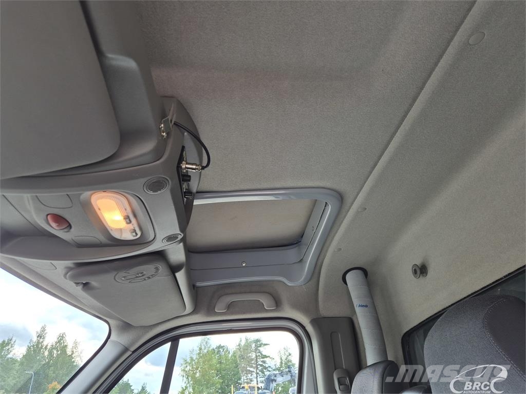 Renault Master Lätta lastbilar