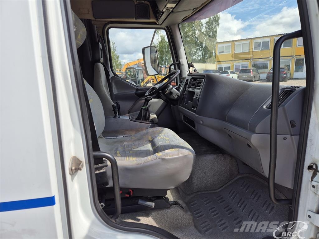 Renault Midlum Camiones con caja de remolque