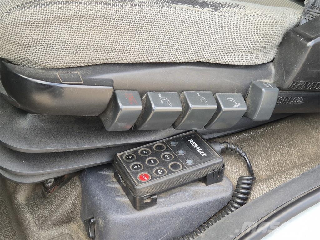 Renault Midlum Camiones con caja de remolque