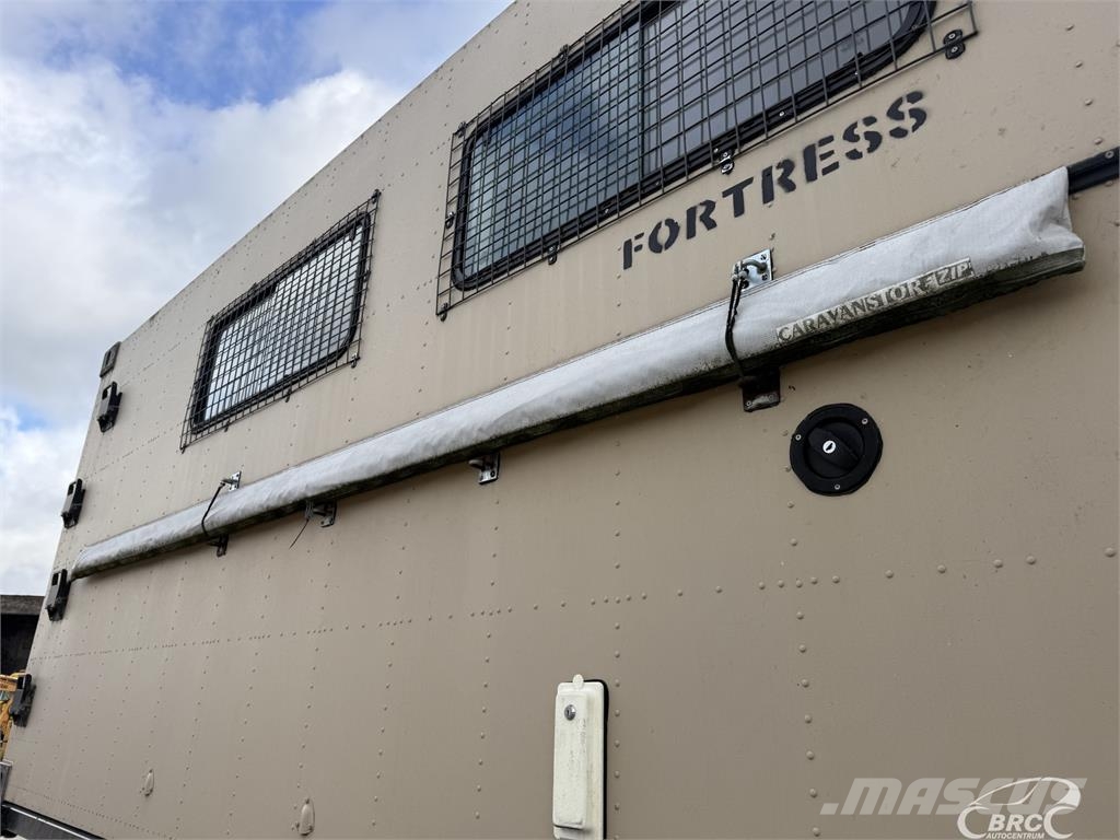 Stewart & Stevenson M1078 LMTV 车辆运输车