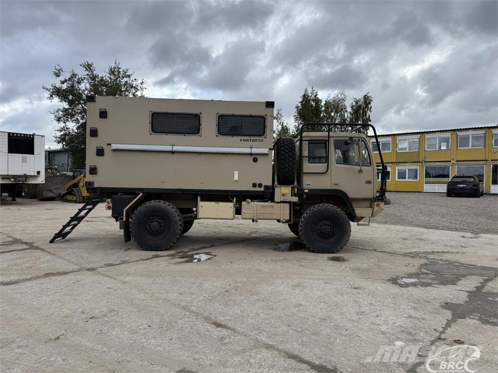 Stewart & Stevenson M1078 LMTV 车辆运输车