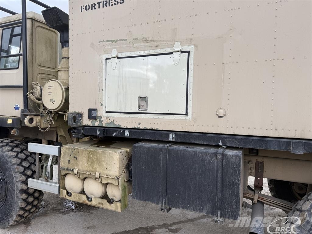 Stewart & Stevenson M1078 LMTV 车辆运输车